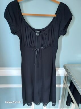 GUESS Black Short Sleeve Scoop-Neck Dress